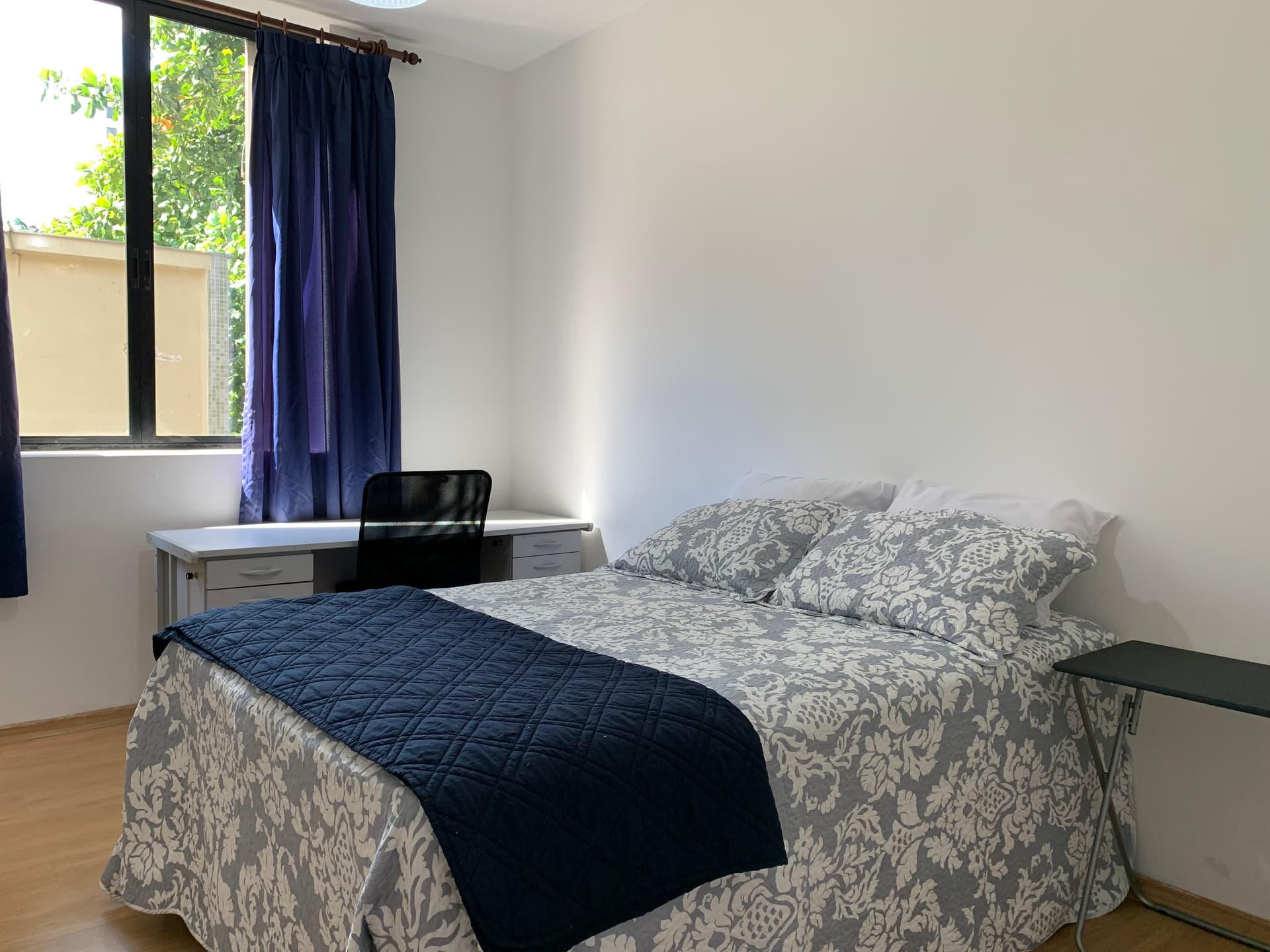 SUÍTE GRANDE SOMENTE PARA MOÇAS - SAVASSI 🌳 - 2