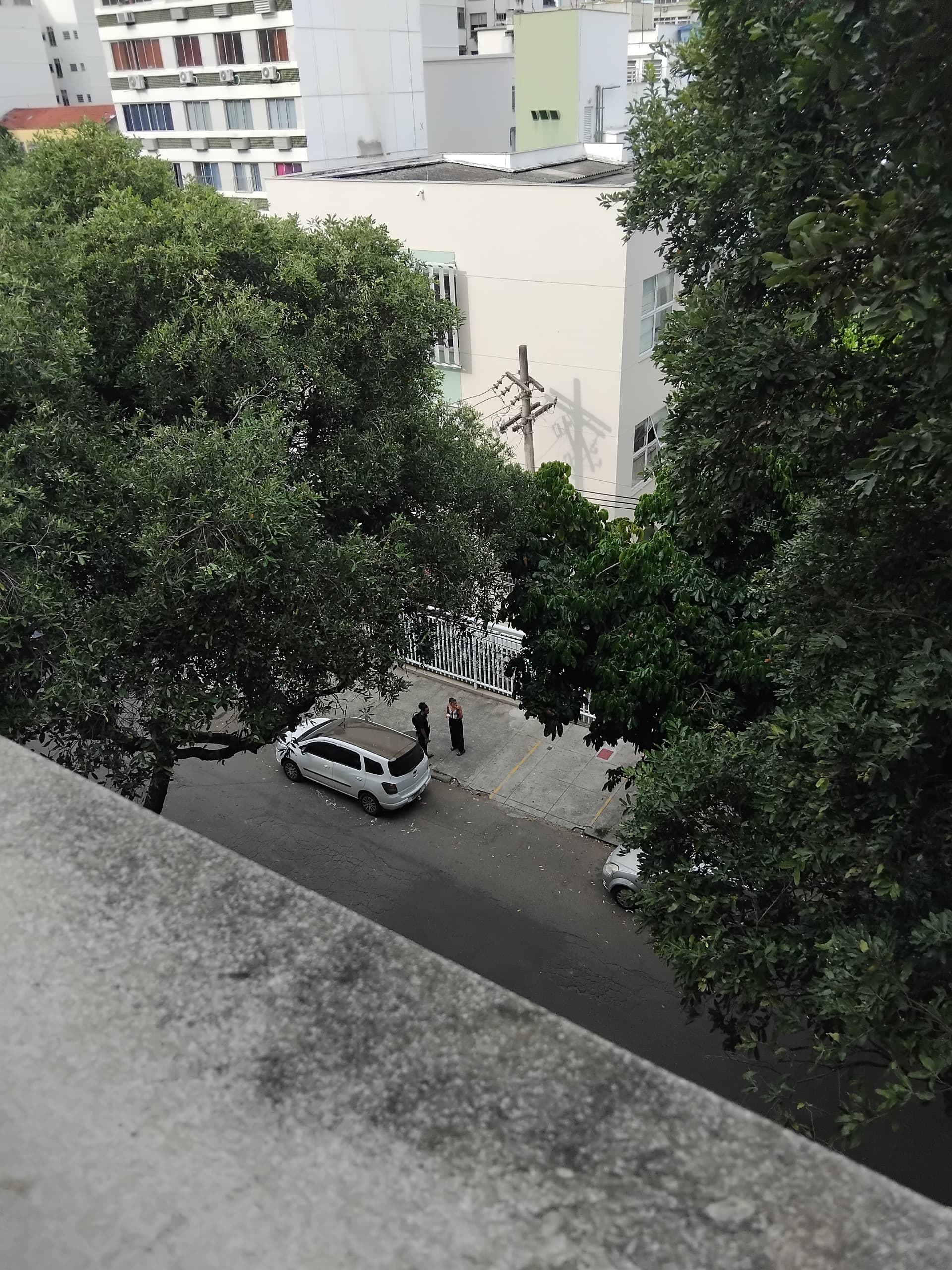 Quarto compartilhado, amplo, banho exclusivo. - 10